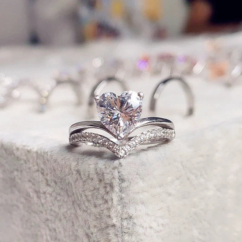 Loffita HeartGlow Zircon Ring