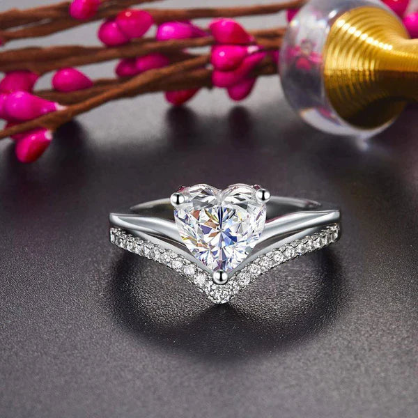Loffita HeartGlow Zircon Ring