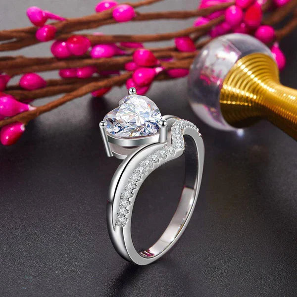 Loffita HeartGlow Zircon Ring