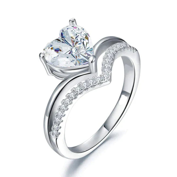 Loffita HeartGlow Zircon Ring