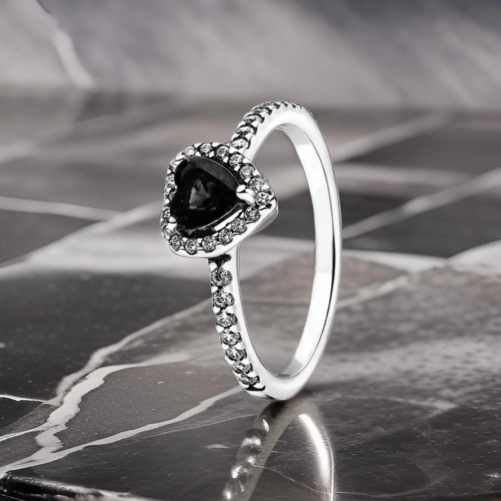 Noiréa™ Heart Ring